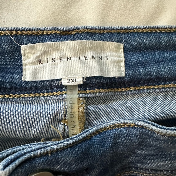 🌼Risen Medium Wash High Rise Split Hem Straight Leg Jeans size 2xl🌼 - Picture 2 of 8